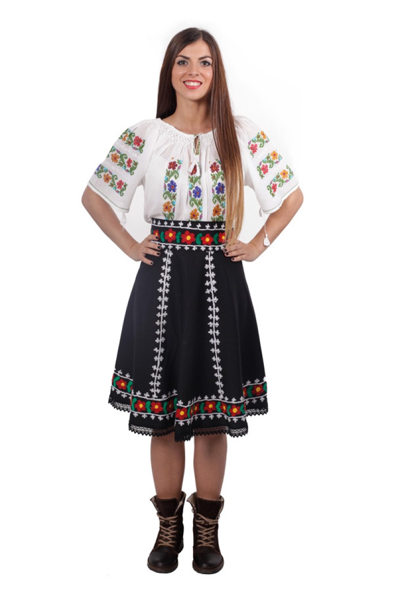 Ie maneca scurta Panseluta fire multicolor bluza brodata manual zona Moldovei