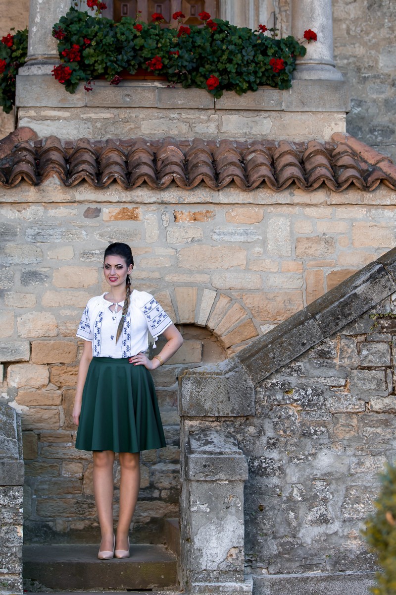 Ie Traditionala Romaneasca Cocosul Albastru zona Muntenia Ie Traditionala Romaneasca Cocosul Albastru zona Muntenia