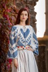 Ie romaneasca maneca lunga Bogatie brodata cu fir albastru bluza traditionala lucrata manual