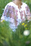 Ie traditionala romaneasca brodata manual in cruciulite Creasta Cocosului Grena zona Muntenia