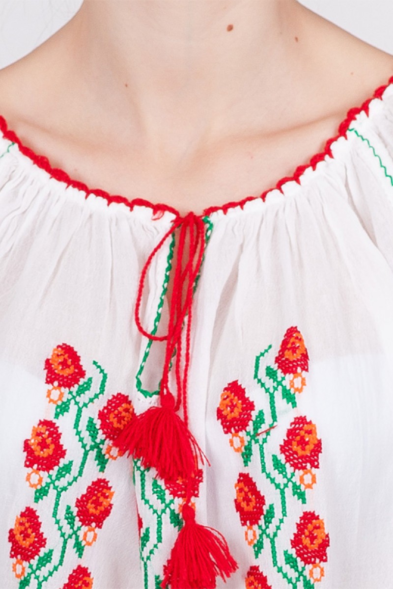 Ie romaneasca maneca lunga Floare de Maces fir rosu verde lucrata manual zona Banat