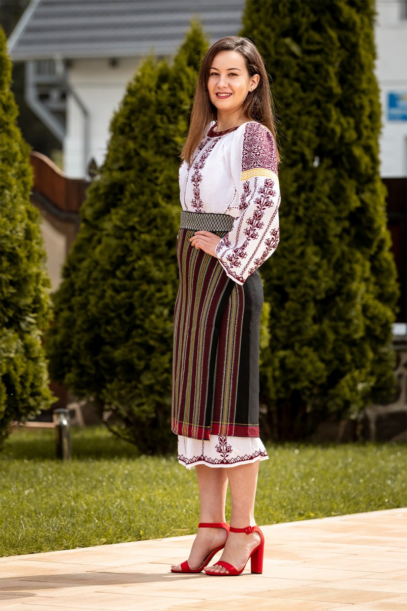 Costum popular autentic Sofia zona Moldovei
